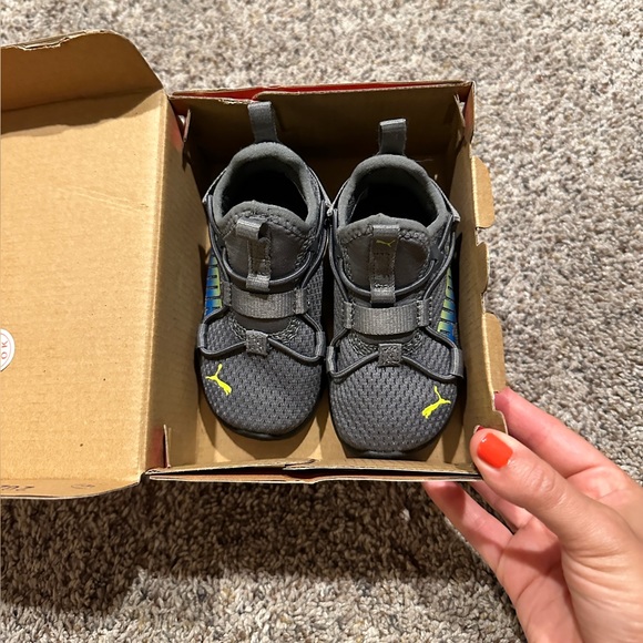 5C Puma Sneakers - Picture 2 of 7